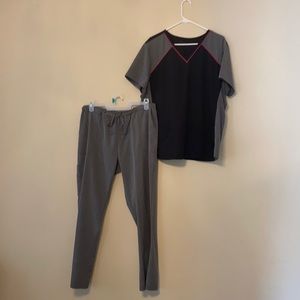 Gray and black Scrubs XXL scrublerics